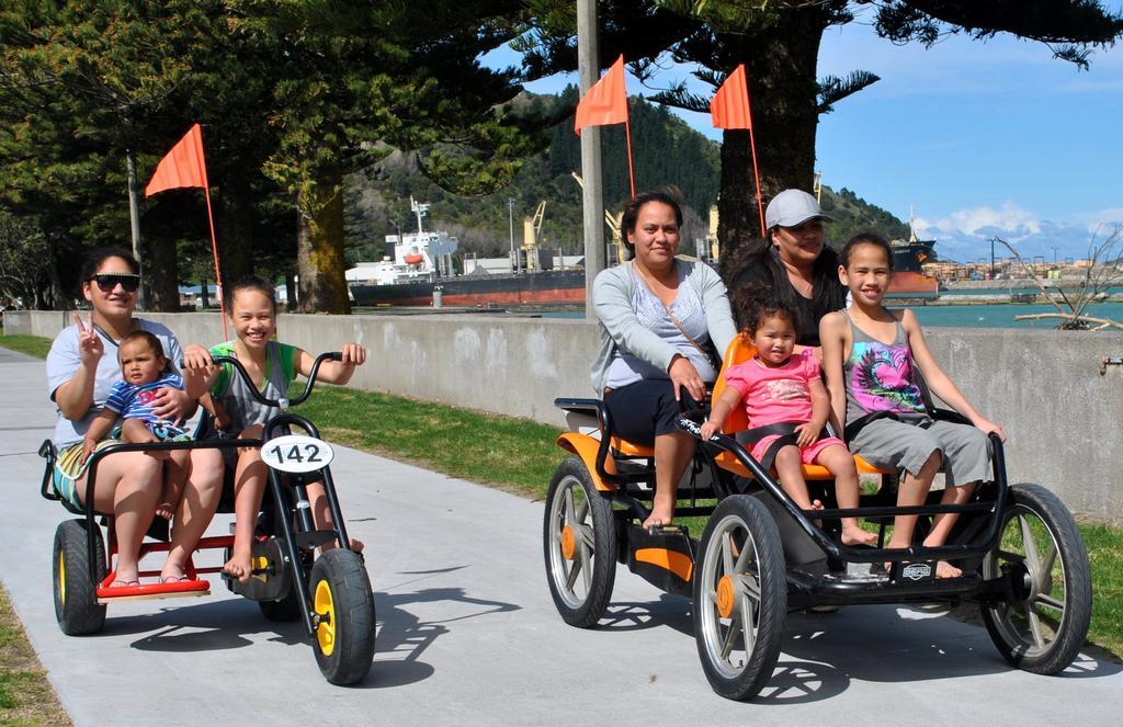 Waikanae Beach Top 10 Holiday Park Gisborne Exterior foto