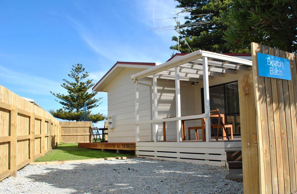 Waikanae Beach Top 10 Holiday Park Gisborne Zimmer foto
