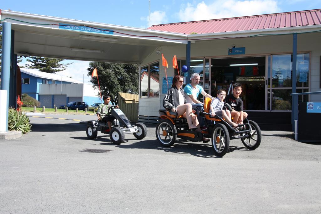 Waikanae Beach Top 10 Holiday Park Gisborne Exterior foto