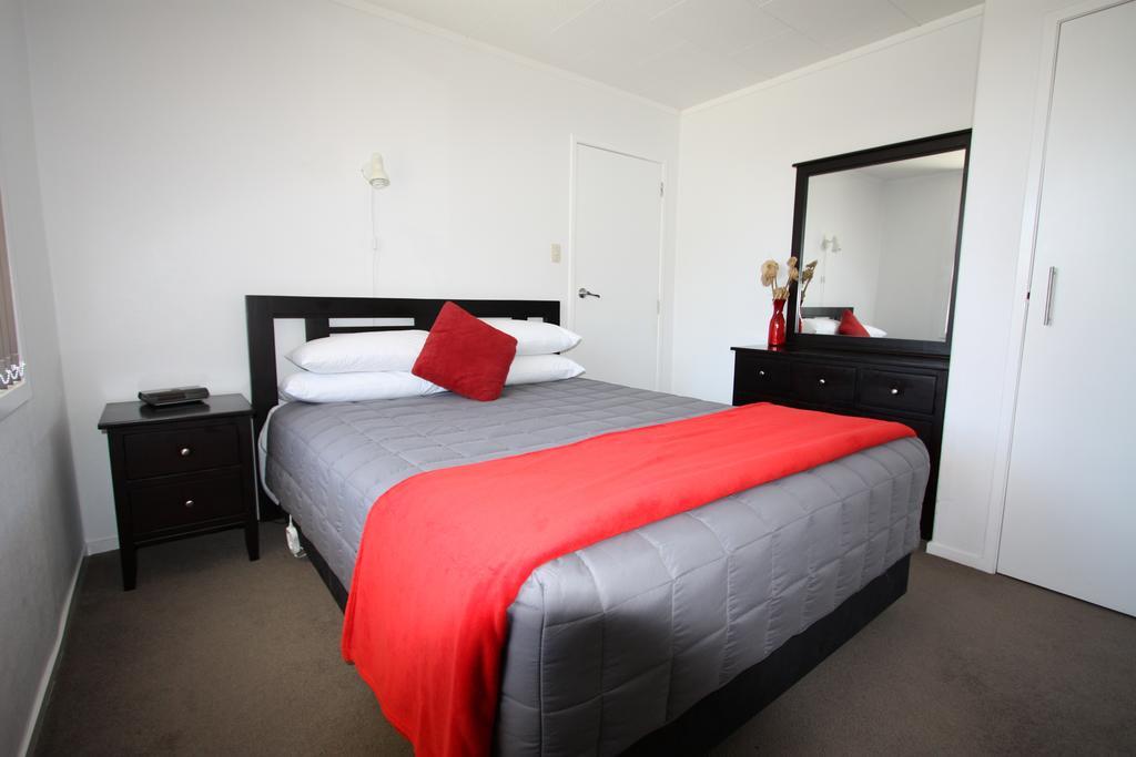 Waikanae Beach Top 10 Holiday Park Gisborne Zimmer foto