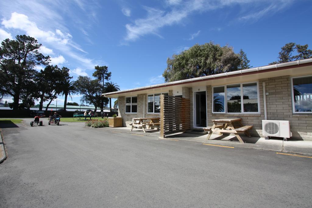 Waikanae Beach Top 10 Holiday Park Gisborne Zimmer foto